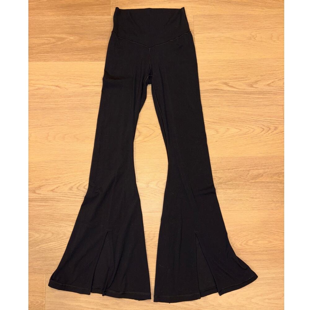 Offline Aerie black flare leggings with slits womens size small
